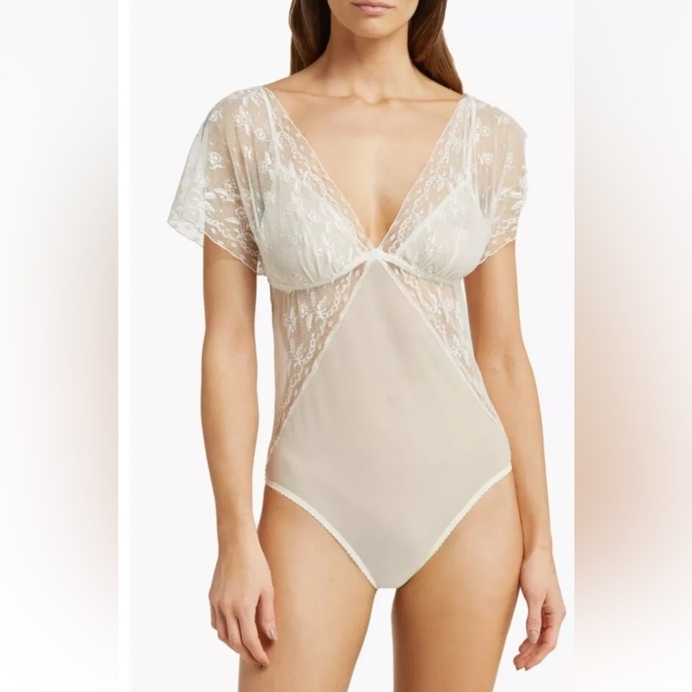 NWT $78 Wacoal Lifted In Luxury Bodysuit Size L